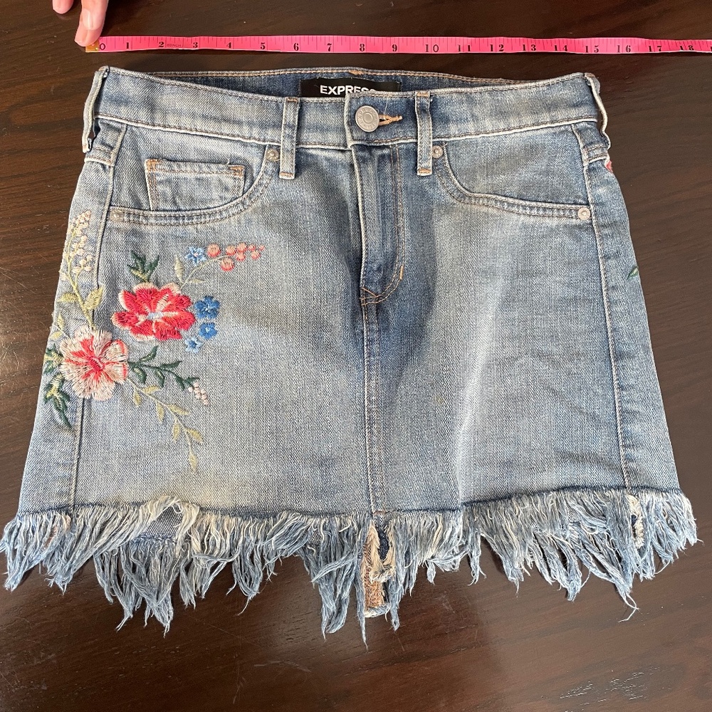 Jean Skirt with Embroidered Flowers